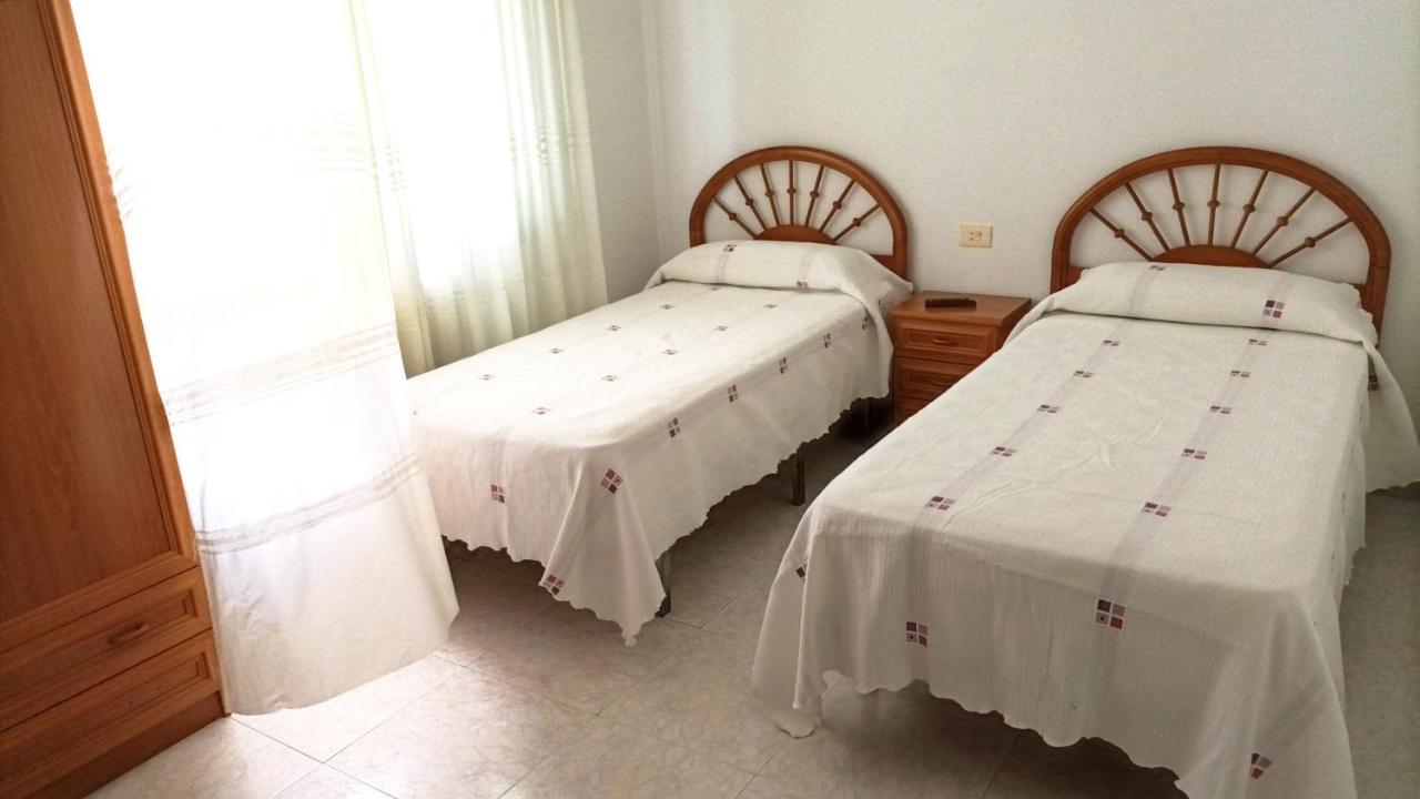 Garden Lodge Hostal Evencio Рибадавия Экстерьер фото