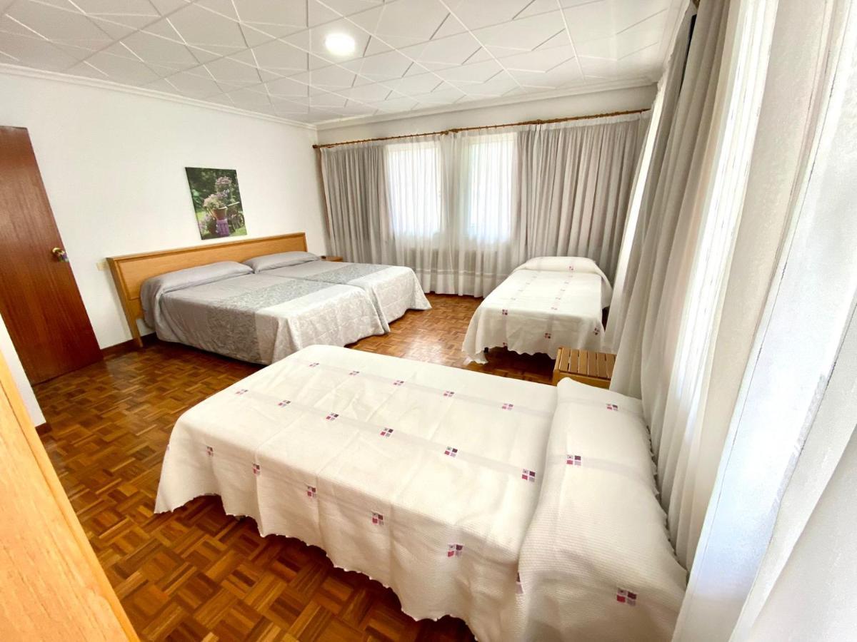 Garden Lodge Hostal Evencio Рибадавия Экстерьер фото