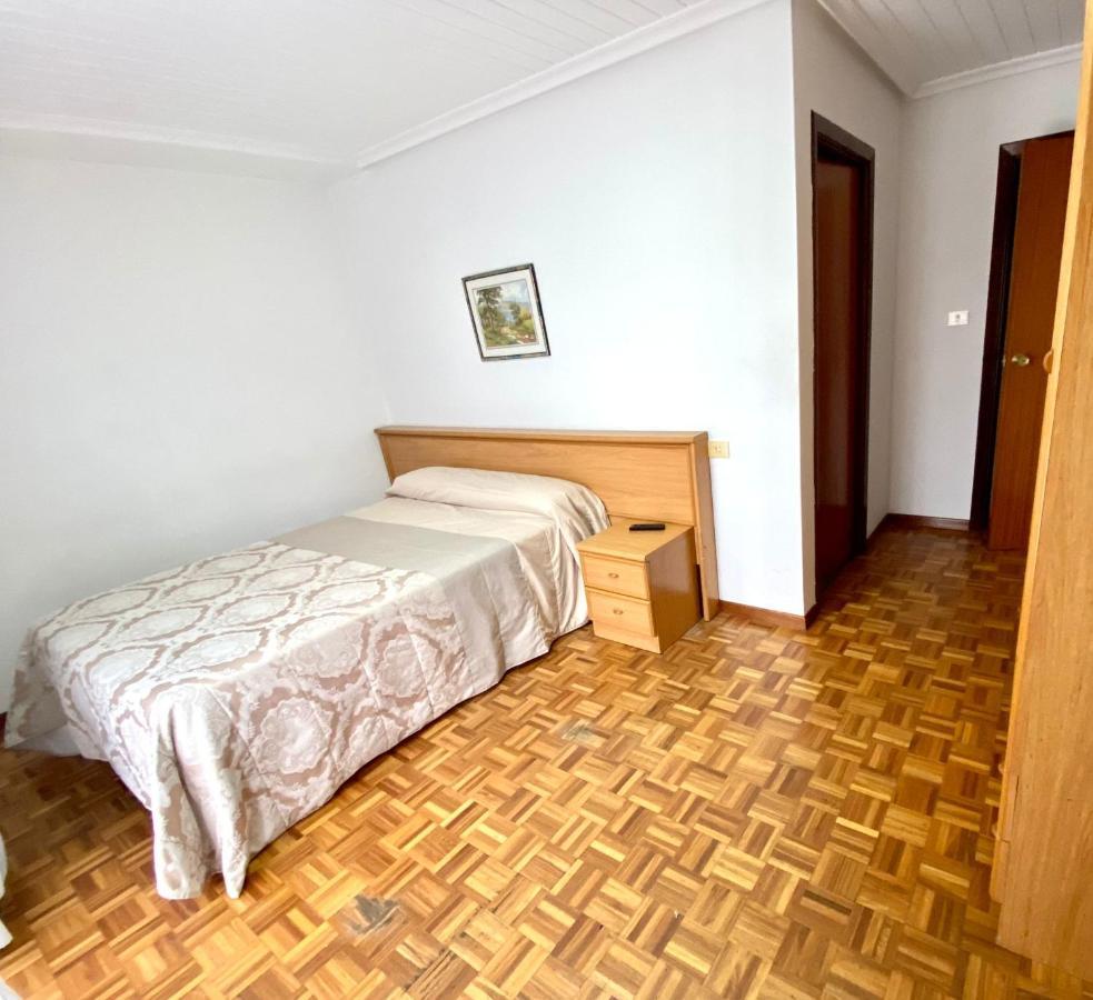 Garden Lodge Hostal Evencio Рибадавия Экстерьер фото