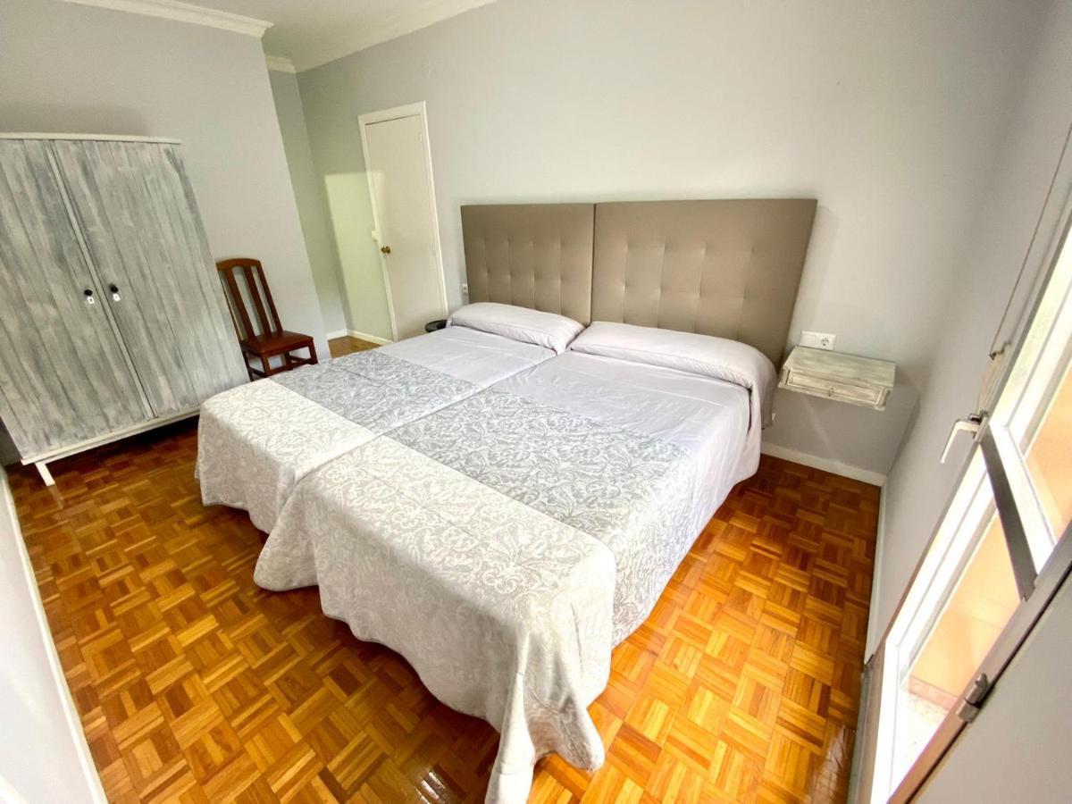 Garden Lodge Hostal Evencio Рибадавия Экстерьер фото