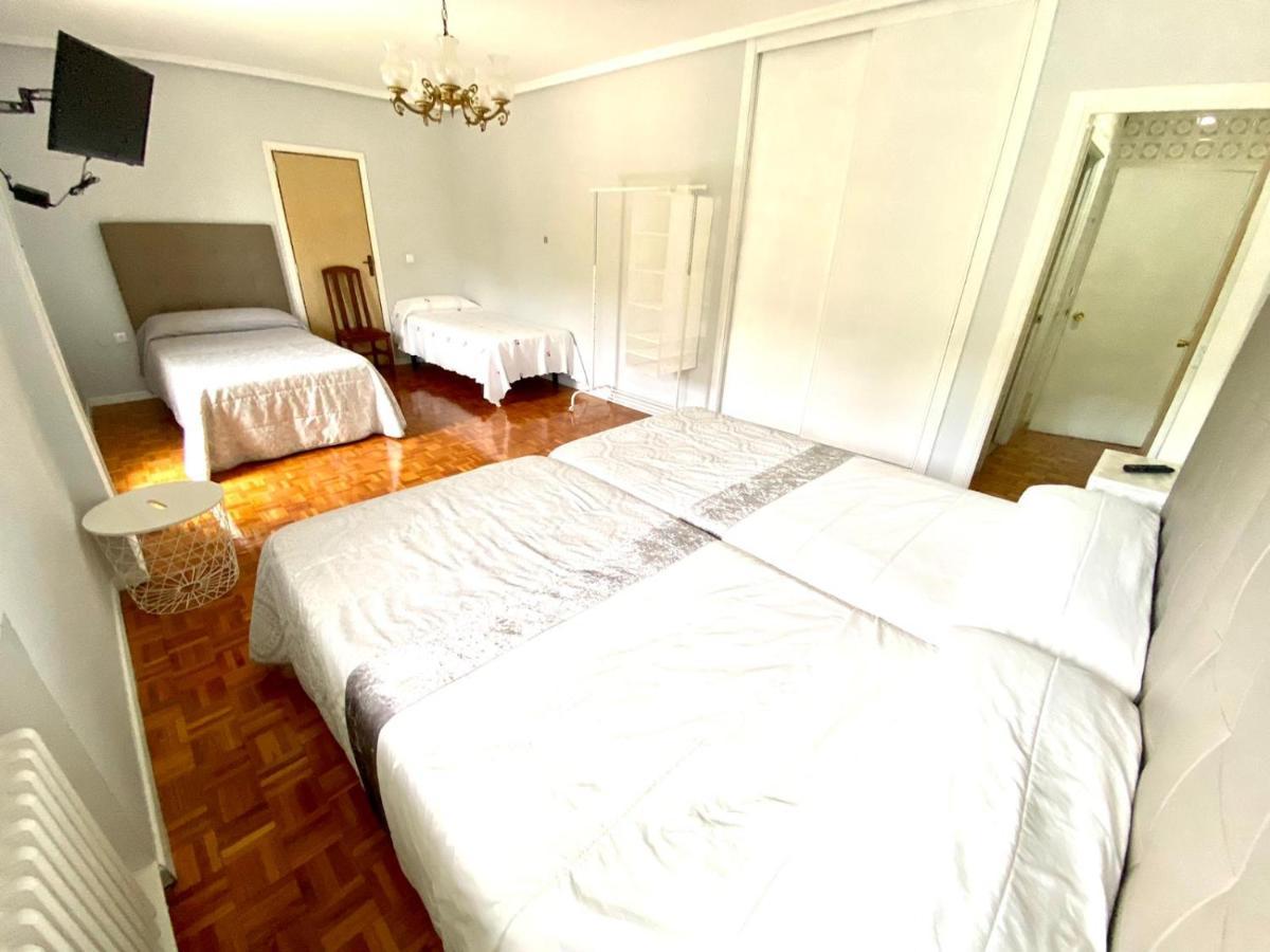 Garden Lodge Hostal Evencio Рибадавия Экстерьер фото