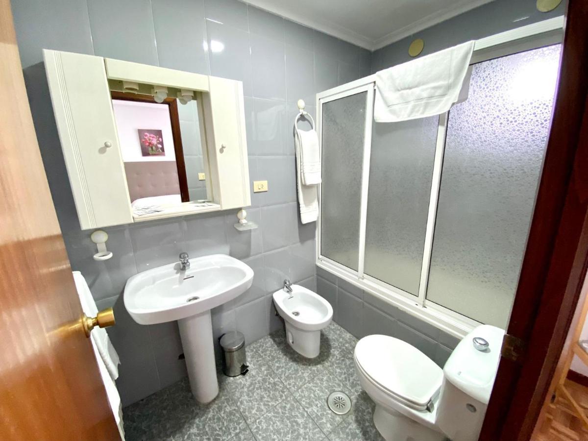 Garden Lodge Hostal Evencio Рибадавия Экстерьер фото